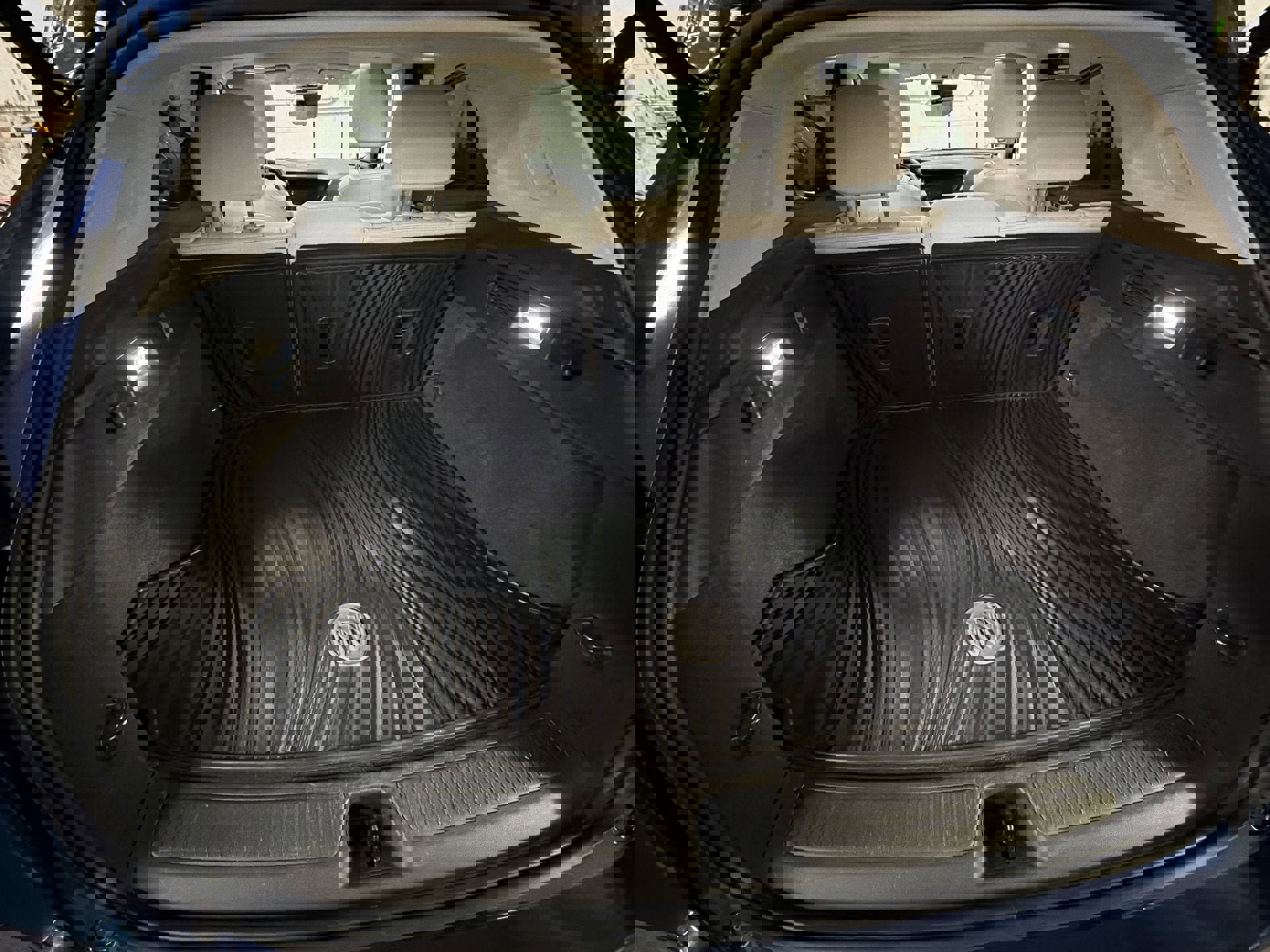 Used 2023 Buick Envision Avenir image 26