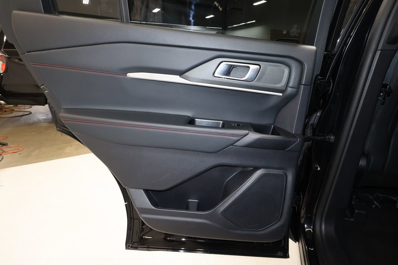 Used 2025 Ford Explorer ST-Line image 21