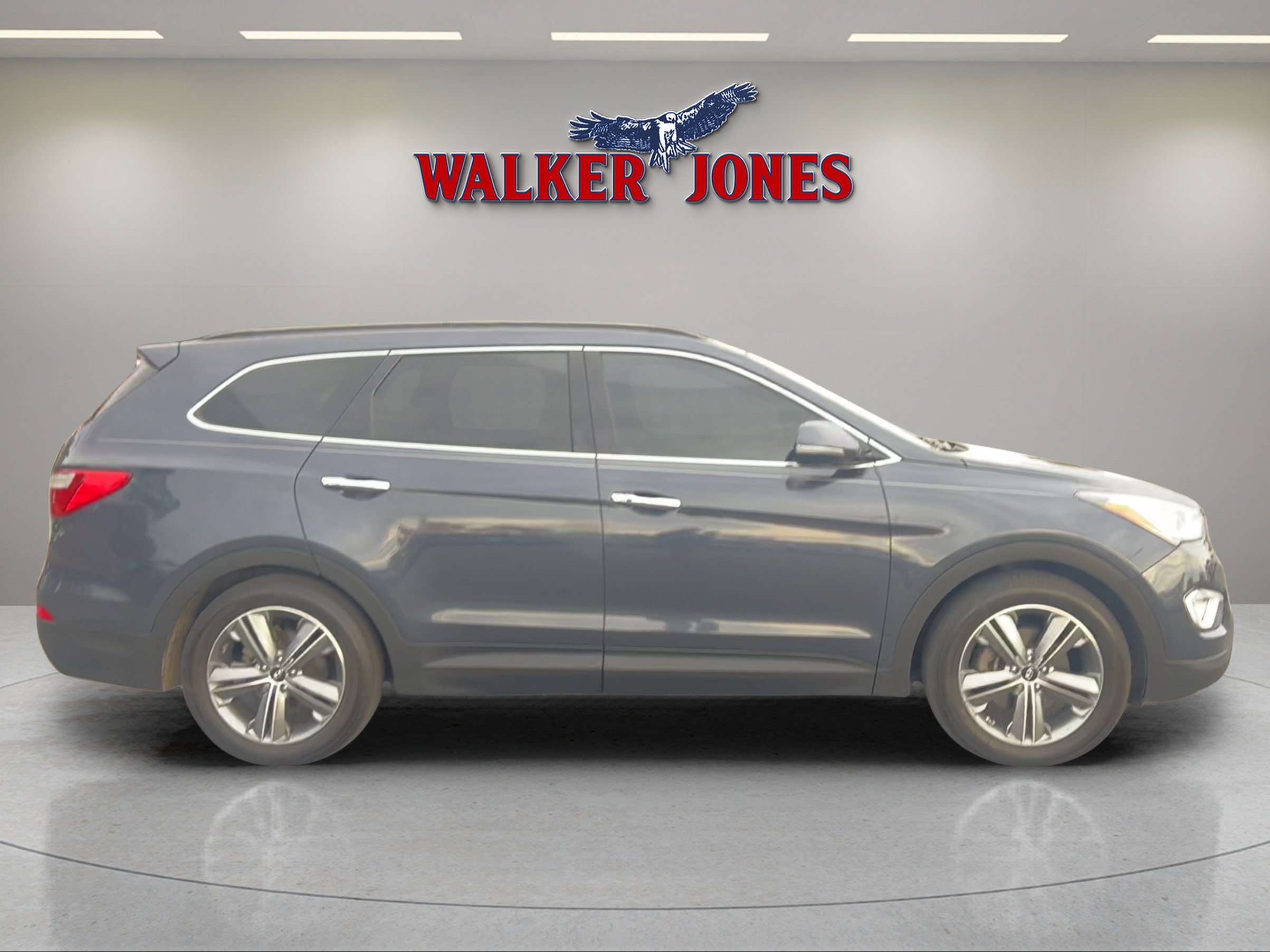 Used 2016 Hyundai Santa Fe SE w/ Option Group 03 image 2