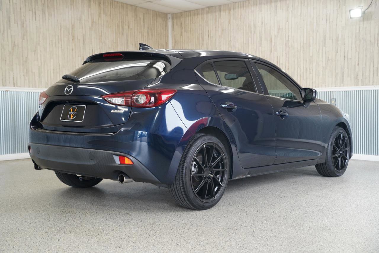 Used 2016 MAZDA MAZDA3 s Grand Touring w/ Technology Package FWD image 10