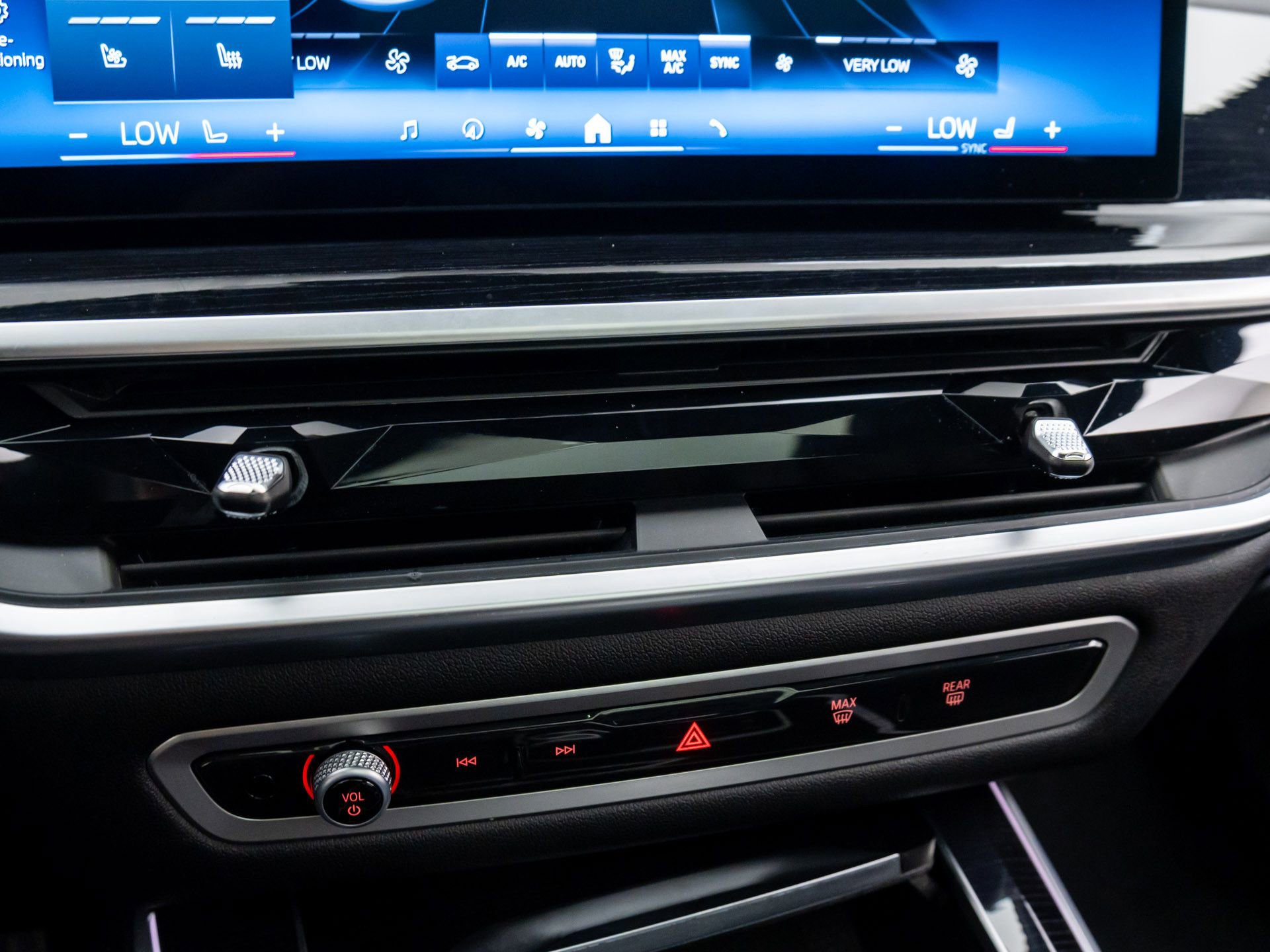 Used 2024 BMW X5 M60i image 29