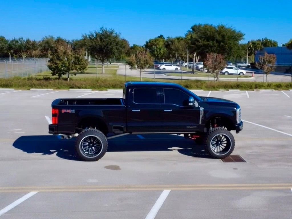 Used 2024 Ford F250 Platinum w/ FX4 Off-Road Package AWD/4WD image 7