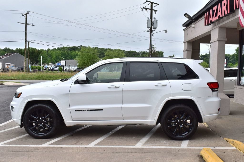 Used 2018 Jeep Grand Cherokee Altitude AWD/4WD image 6
