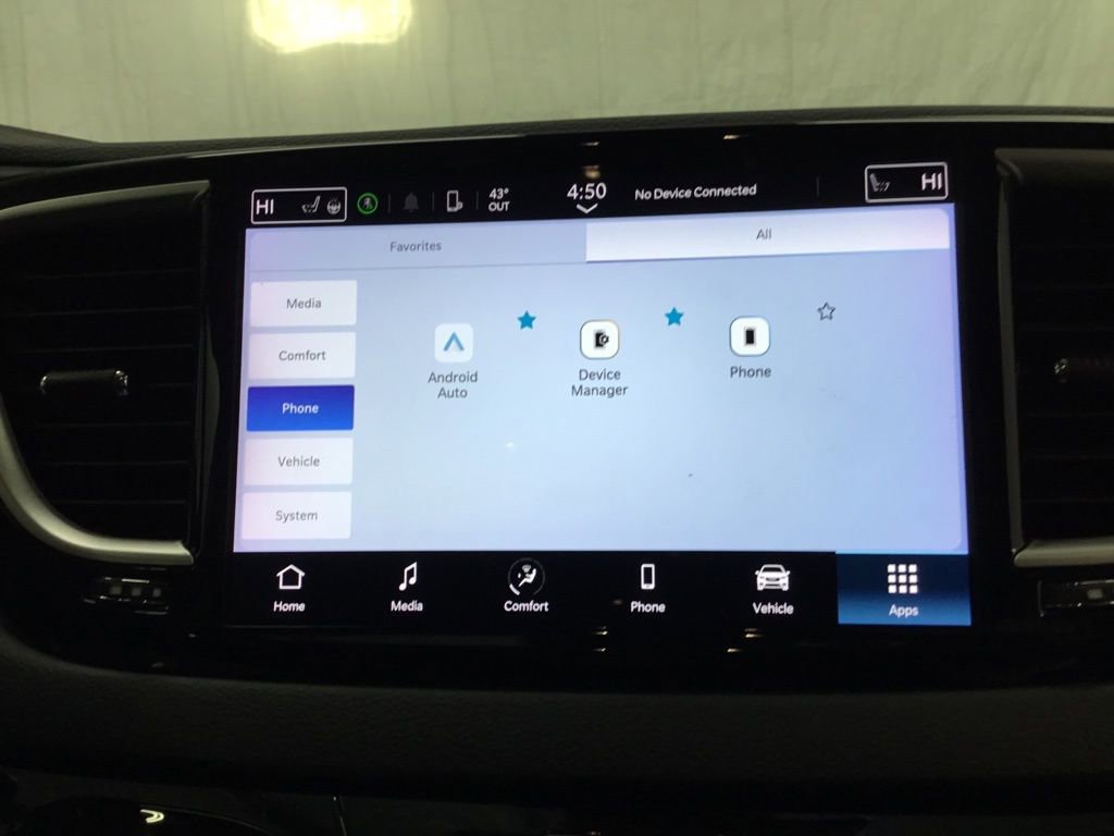 Used 2023 Chrysler Pacifica Touring-L image 31