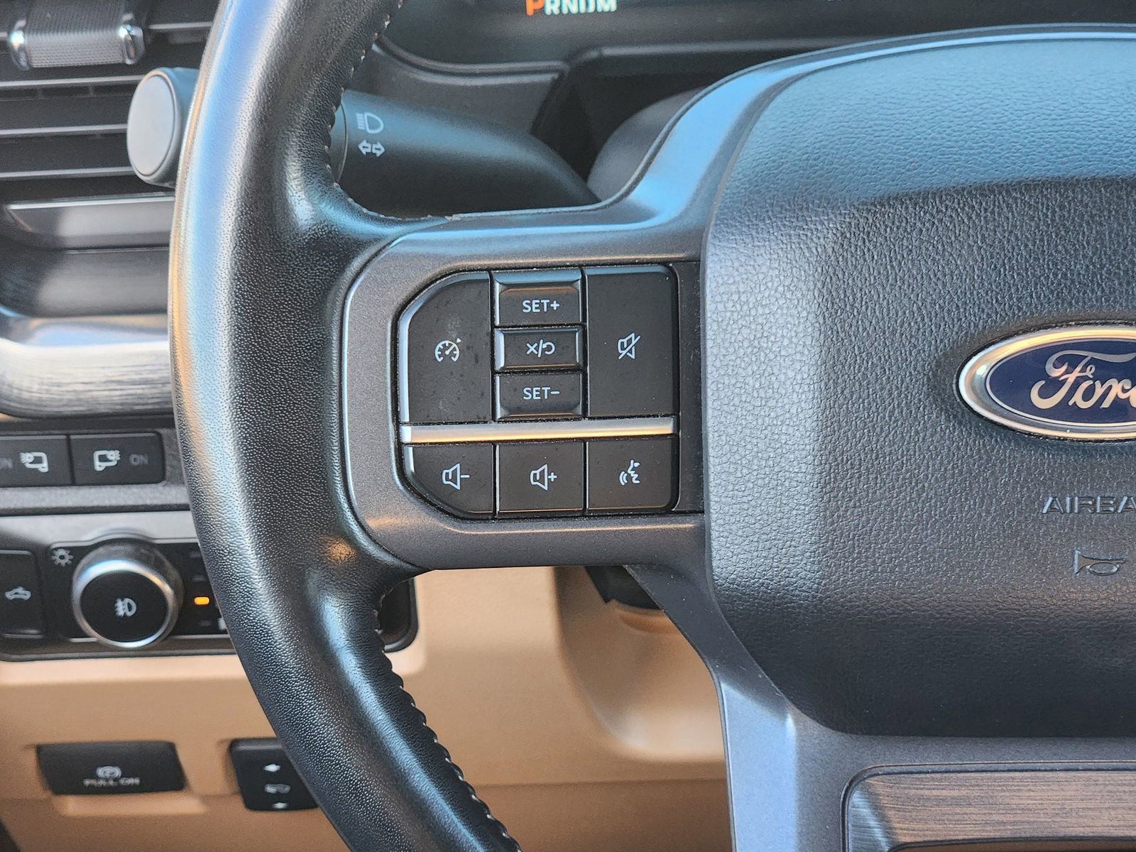 Used 2024 Ford F350 Lariat image 31