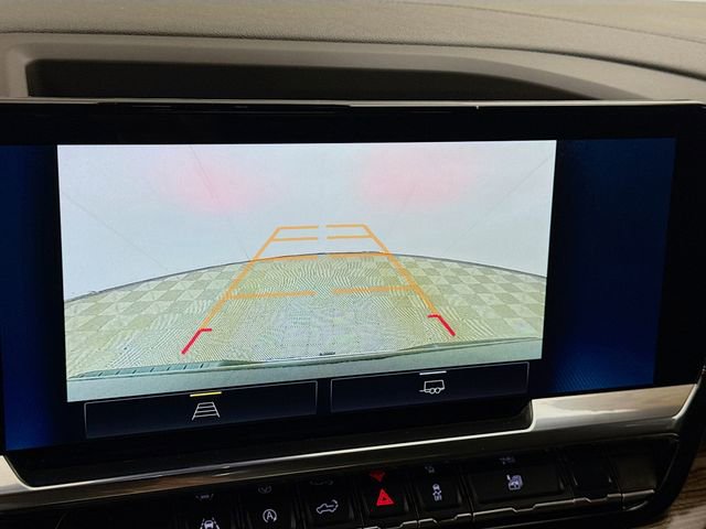 Used 2025 Chevrolet Silverado 1500 LT image 16