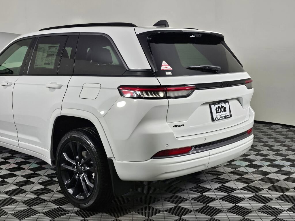 New 2026 Jeep Grand Cherokee Limited AWD/4WD image 14