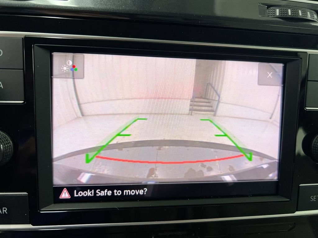 Used 2019 Volkswagen Golf S FWD image 15