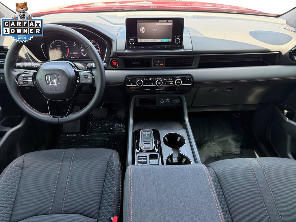 Used 2025 Honda Pilot Sport image 10