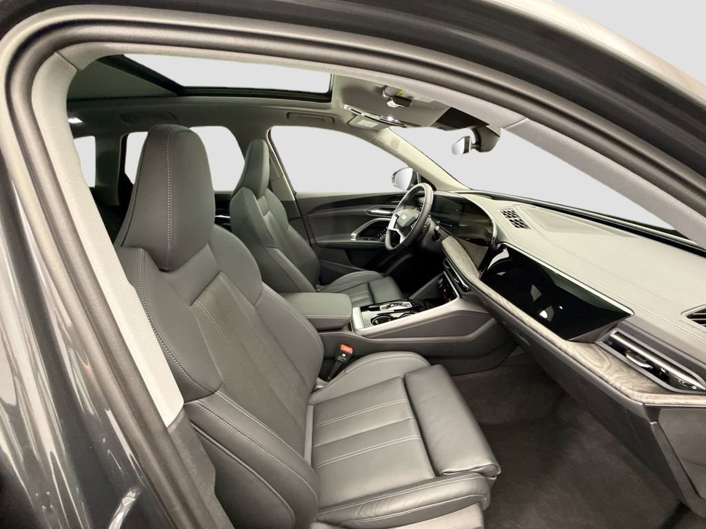 Certified 2025 Audi Q5 Premium Plus w/ Premium Plus image 19