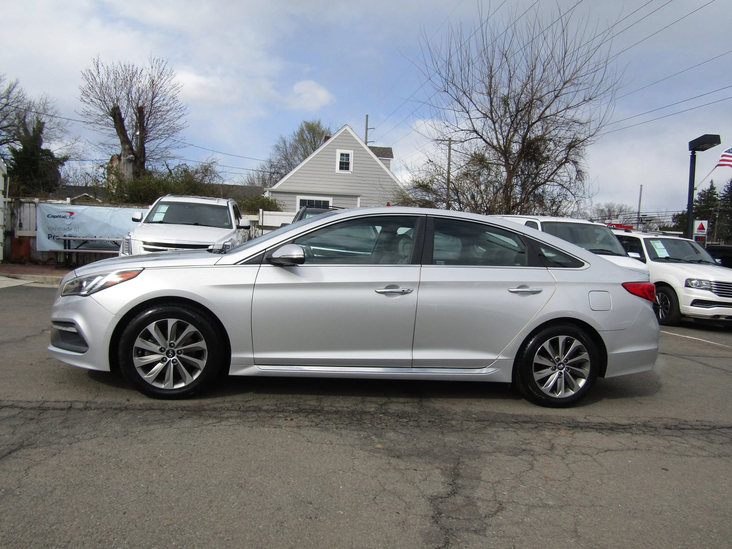 Used 2016 Hyundai Sonata Sport w/ Option Group 1V FWD image 4
