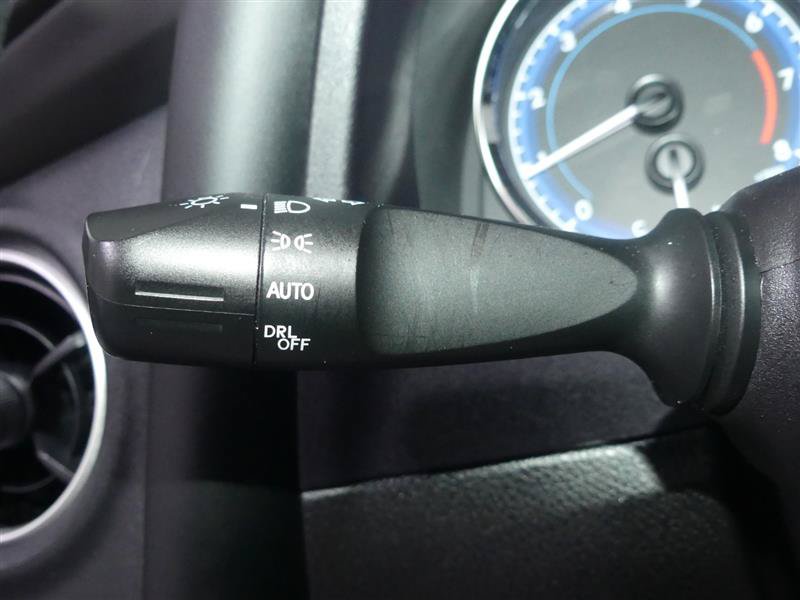 Used 2018 Toyota Corolla SE FWD image 33