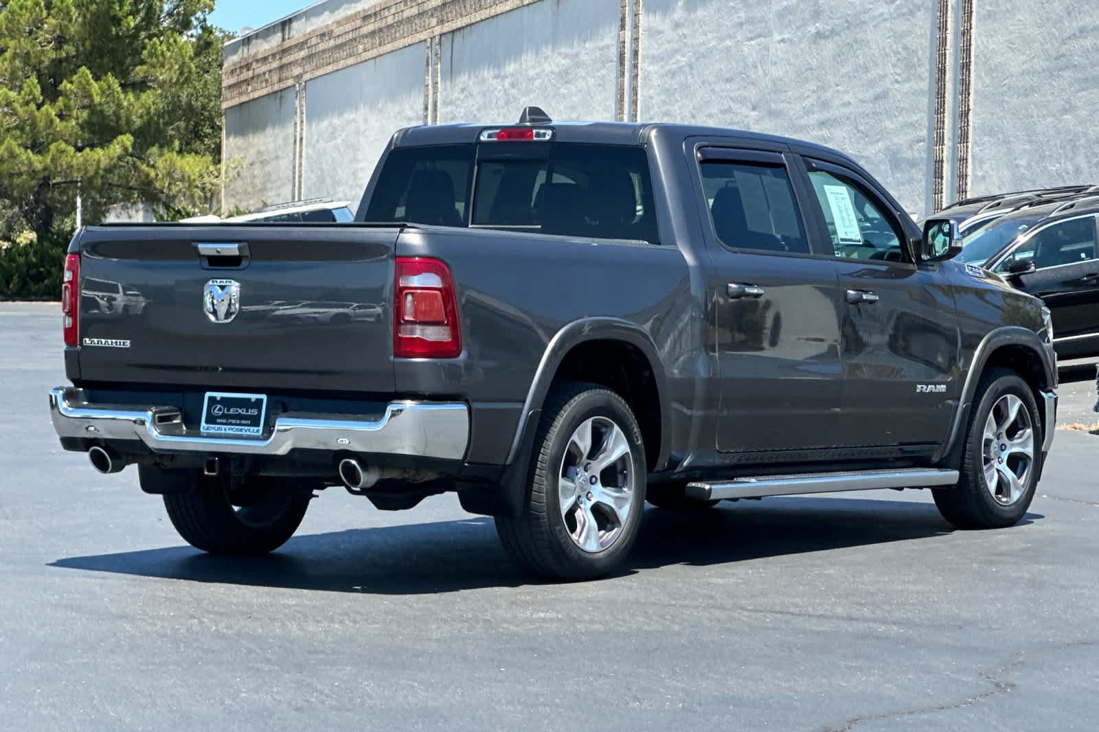 Used 2019 RAM 1500 Laramie RWD image 2