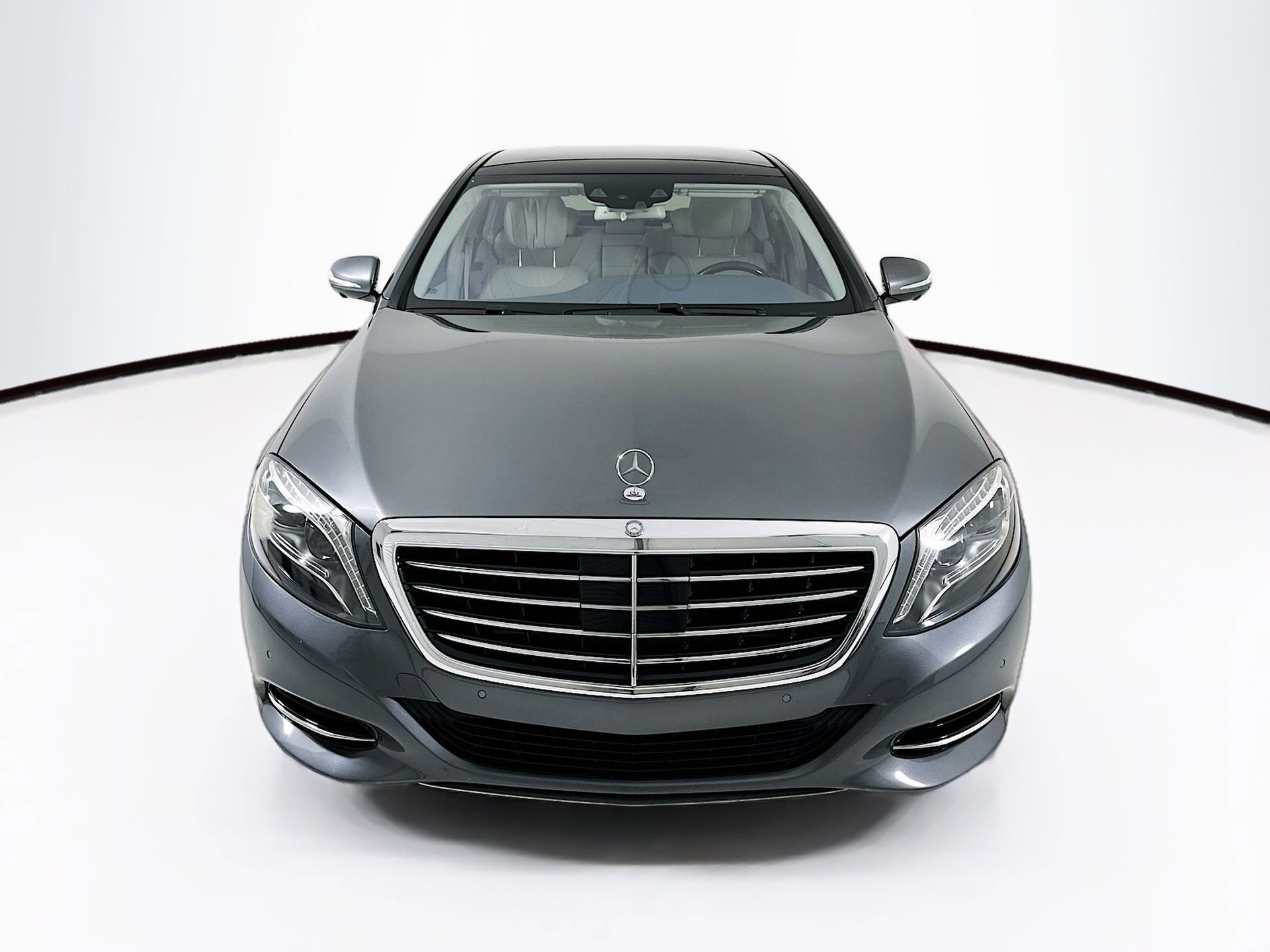 Used 2017 Mercedes-Benz S 550 Sedan image 2