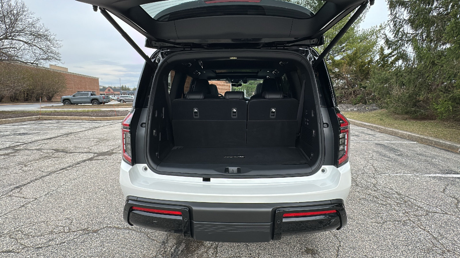 New 2026 Nissan Armada PRO-4X AWD/4WD image 5