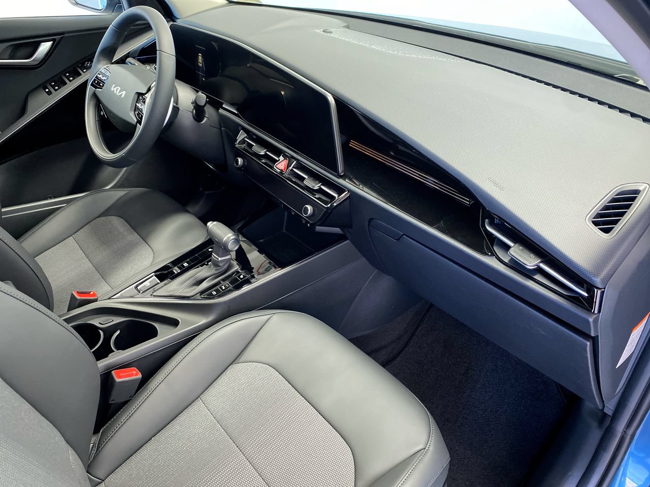 New 2026 Kia Niro EX FWD image 31