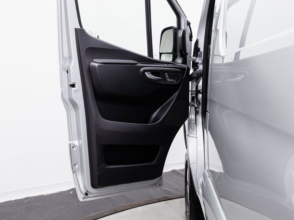 Used 2024 Mercedes-Benz Sprinter 144 Cargo image 5