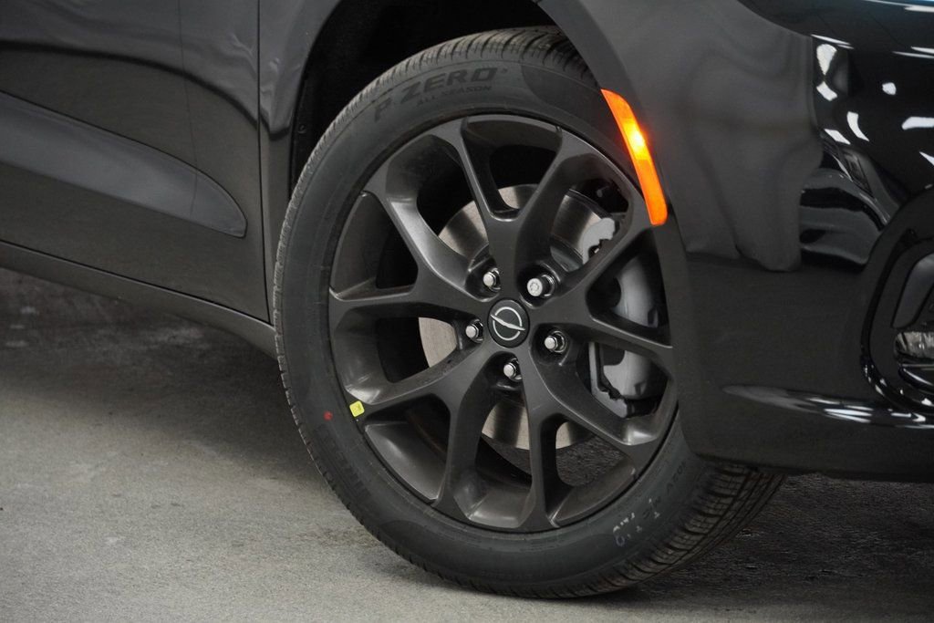 New 2026 Chrysler Pacifica Limited w/ S Appearance Package image 4