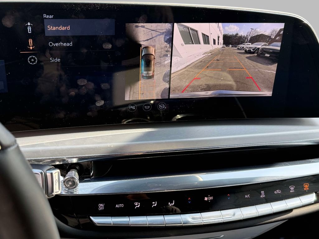 Used 2023 Cadillac Lyriq 2WD image 7