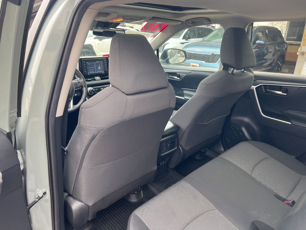 Used 2020 Toyota RAV4 XLE w/ Convenience Package image 11