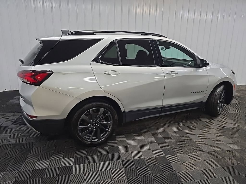 Used 2022 Chevrolet Equinox RS AWD/4WD image 3