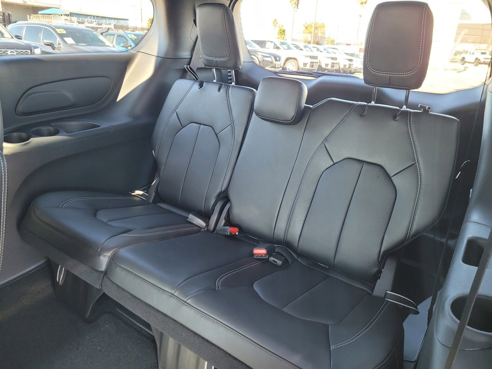 New 2026 Chrysler Pacifica Select image 9