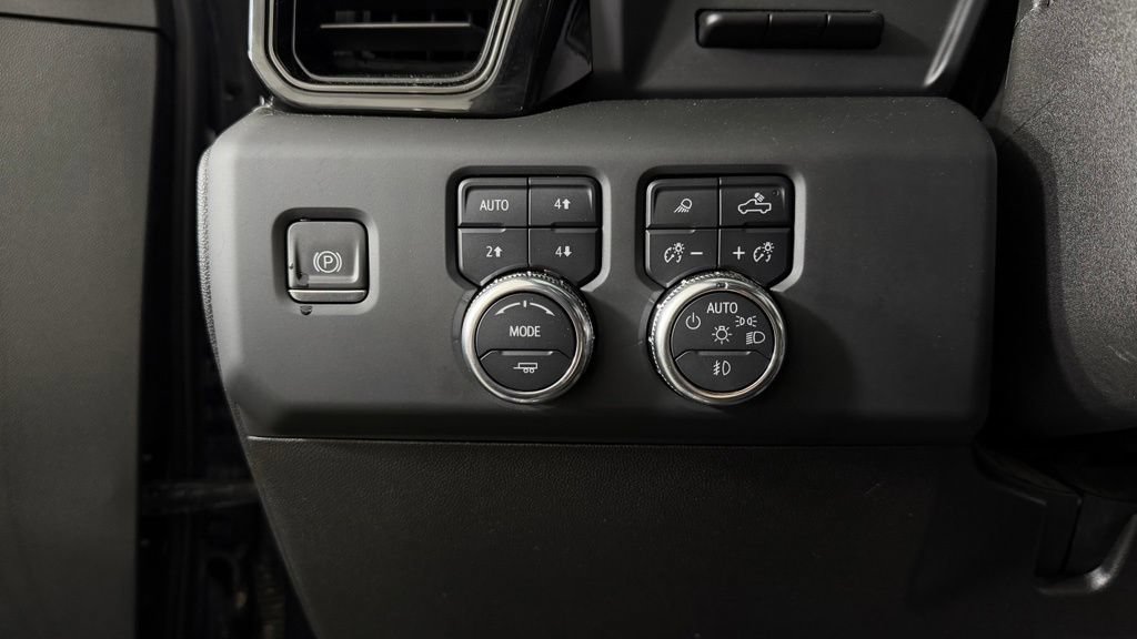 Used 2024 GMC Sierra 2500 AT4 w/ AT4 Premium Plus Package AWD/4WD image 14