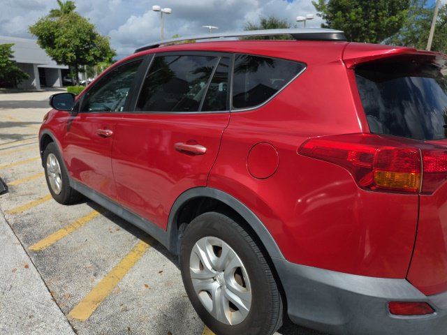 Used 2015 Toyota RAV4 LE FWD image 4