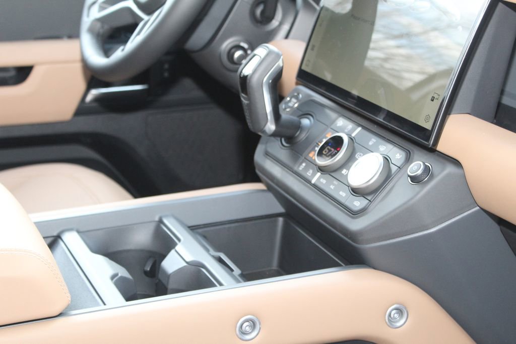 New 2026 Land Rover Defender 110 S image 21