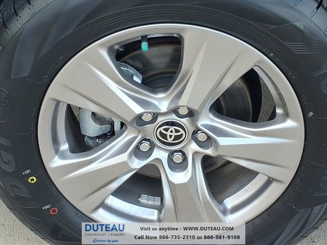 Used 2022 Toyota RAV4 XLE image 4