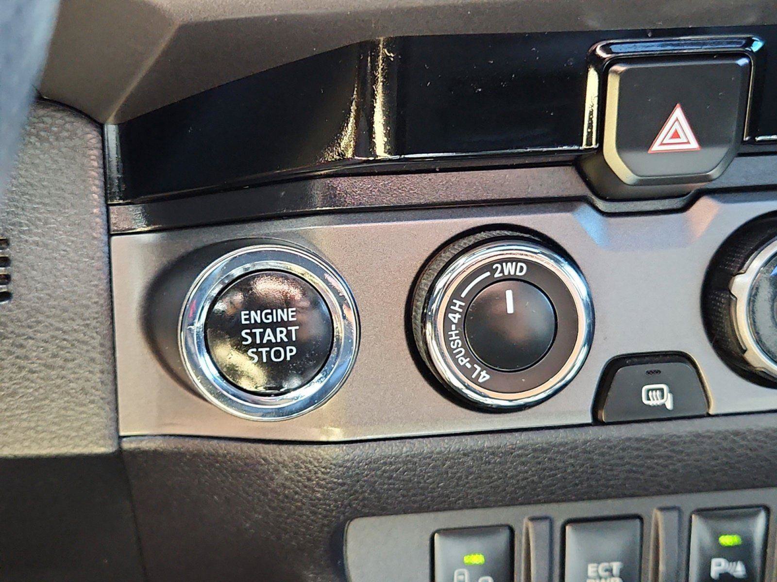 Used 2018 Toyota Tacoma TRD Sport AWD/4WD image 25