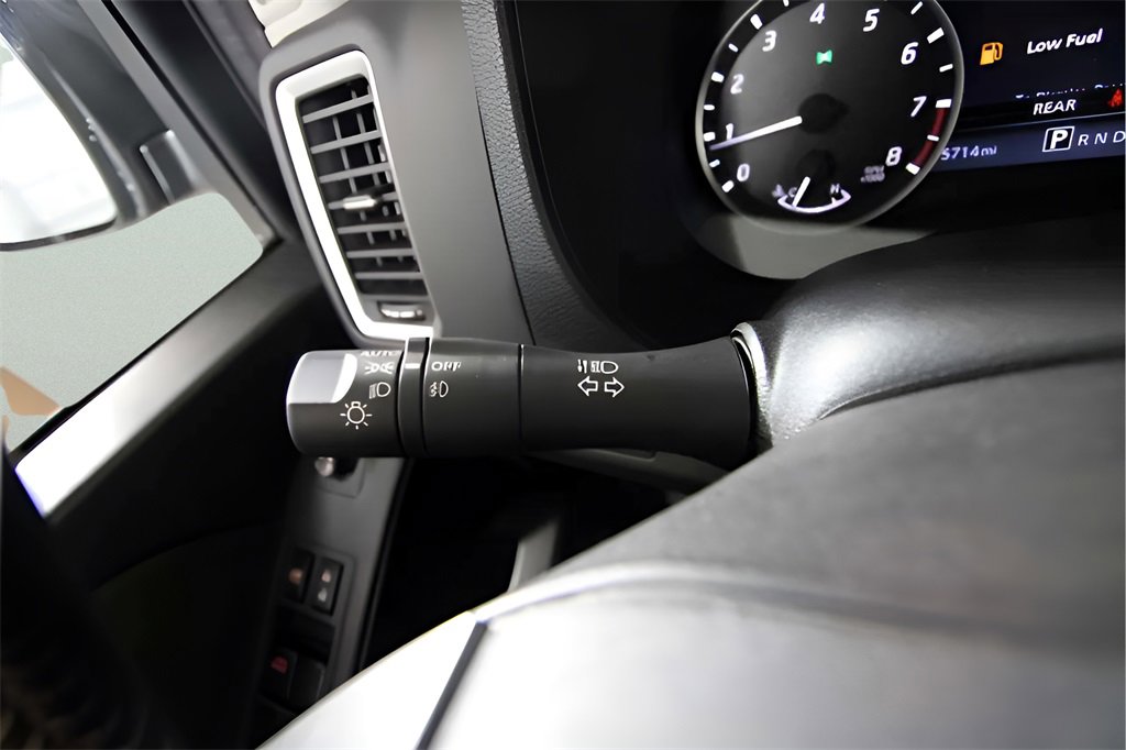 Used 2024 Nissan Frontier SV w/ SV Convenience Package image 32