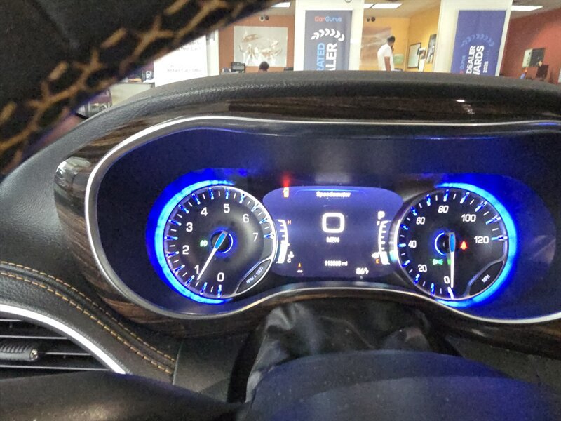 Used 2022 Chrysler Pacifica Pinnacle FWD image 31