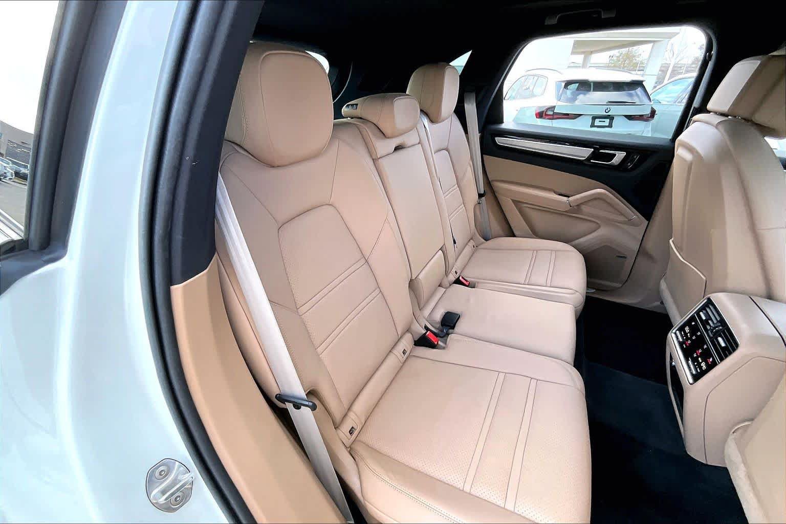 Used 2022 Porsche Cayenne E-Hybrid AWD/4WD image 59
