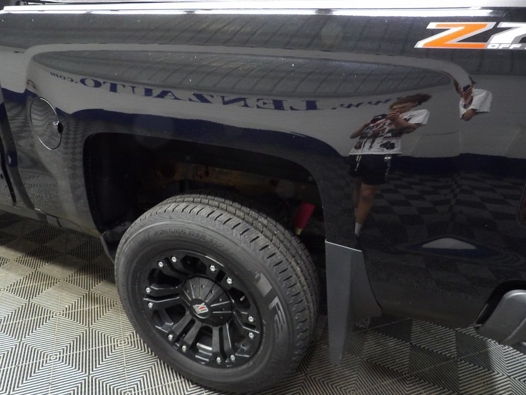 Used 2018 Chevrolet Silverado 1500 LT w/ All Star Edition AWD/4WD image 37