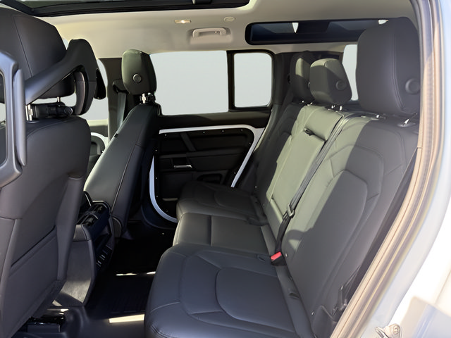 Certified 2026 Land Rover Defender 110 S AWD/4WD image 31