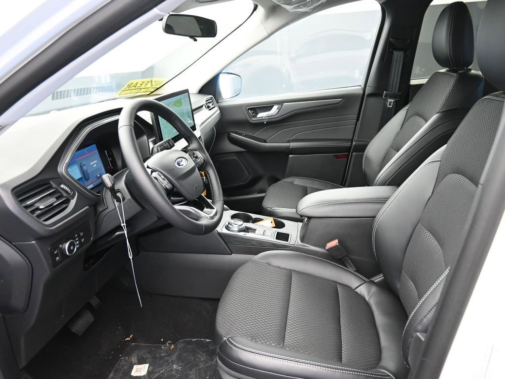 New 2026 Ford Escape SE w/ Class II Trailer Tow Package image 15