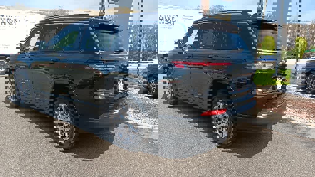 Used 2022 Jeep Grand Cherokee L Limited image 3