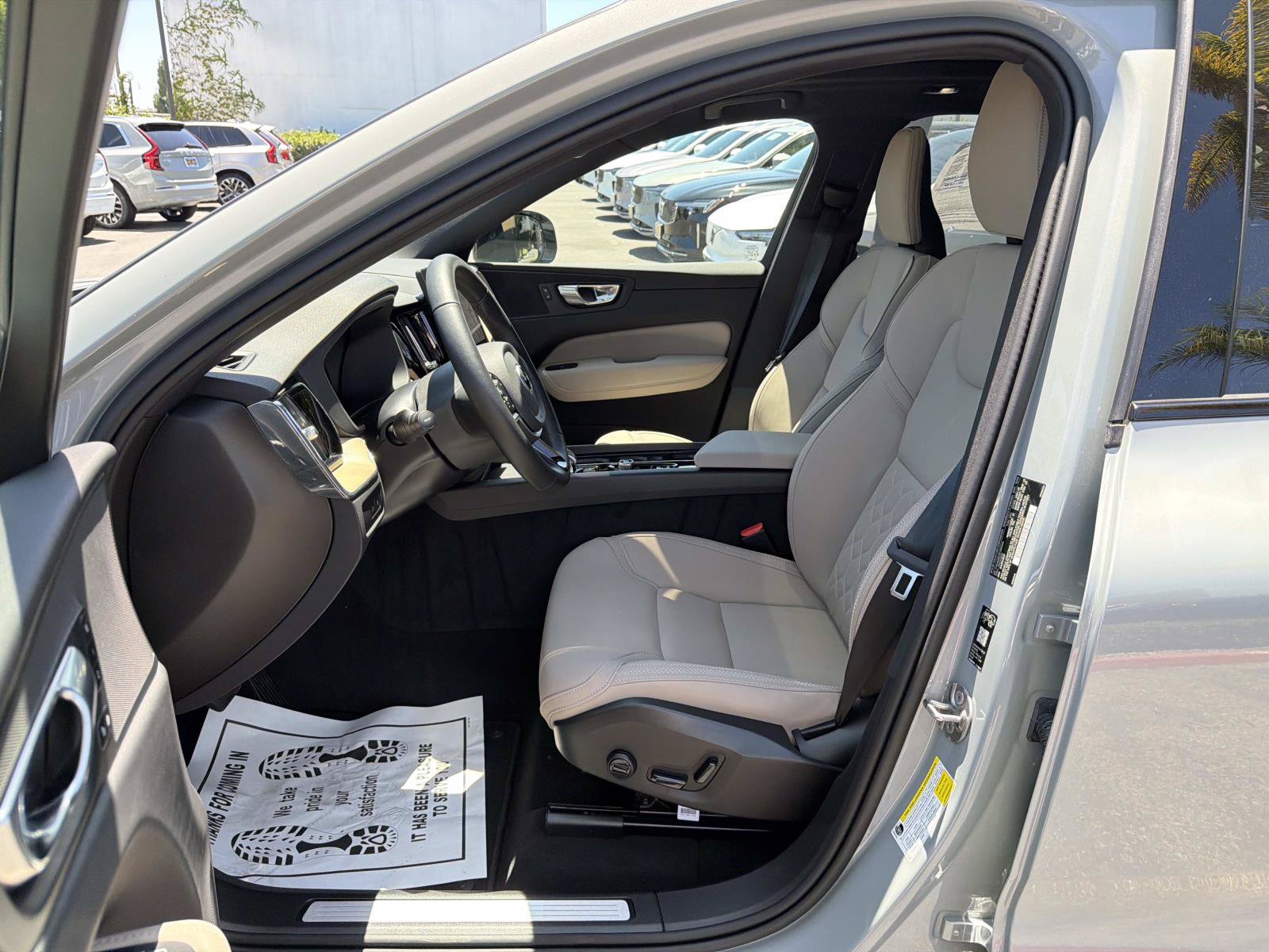 Used 2026 Volvo XC60 T8 Plus w/ Protection Package Premier AWD/4WD image 17