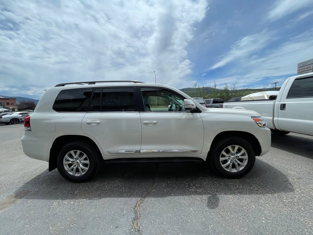 Used 2016 Toyota Land Cruiser AWD/4WD image 9