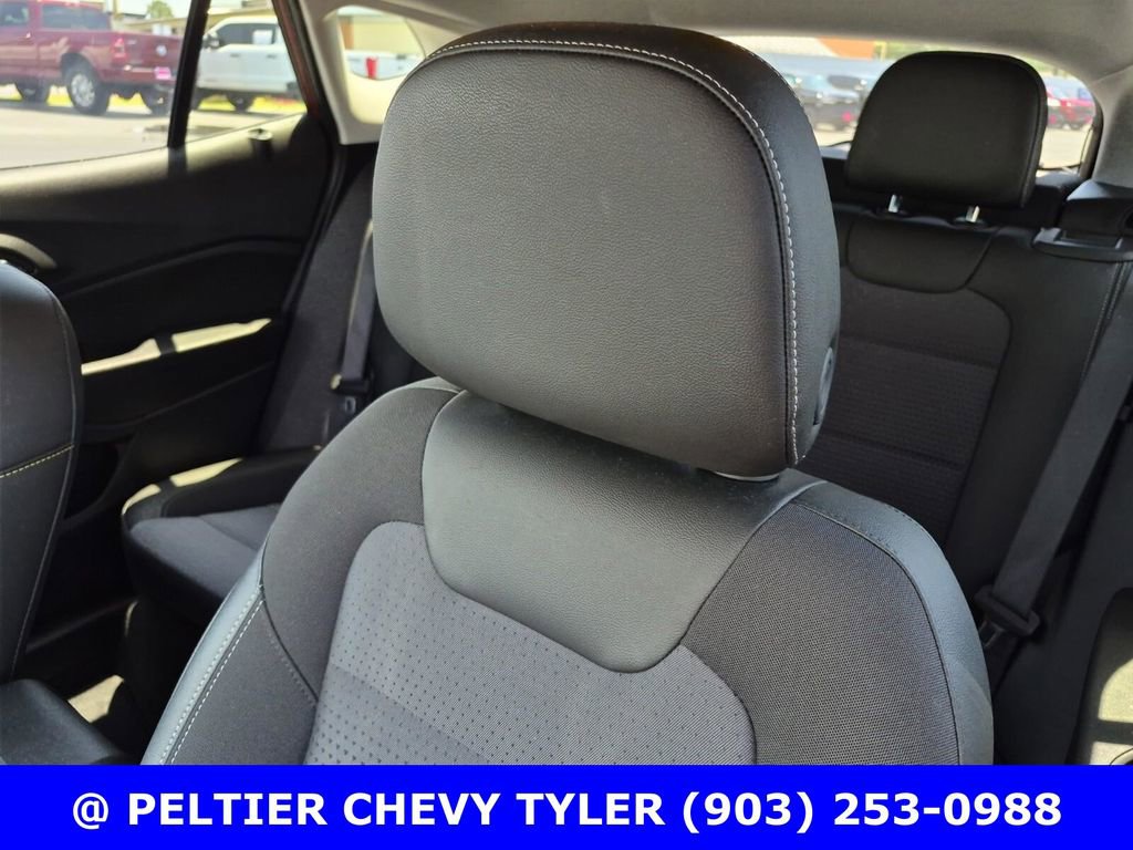 Used 2025 Chevrolet Trax LT w/ Driver Confidence Package FWD image 18