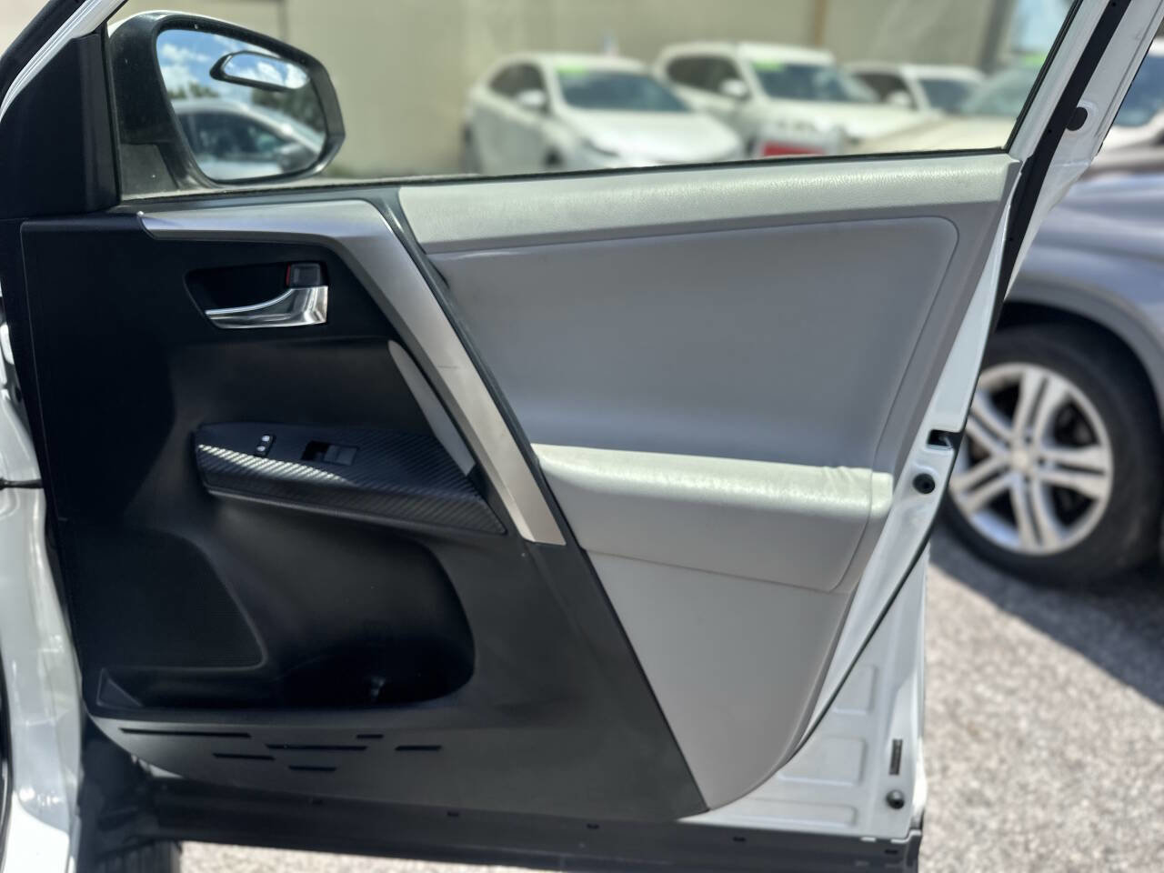 Used 2013 Toyota RAV4 Limited image 24