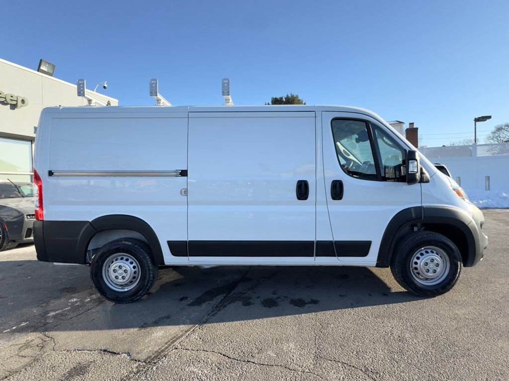 Used 2025 RAM ProMaster 2500 w/ Premium Convenience Group FWD image 9