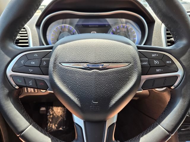 Used 2015 Chrysler 300 Limited RWD image 29