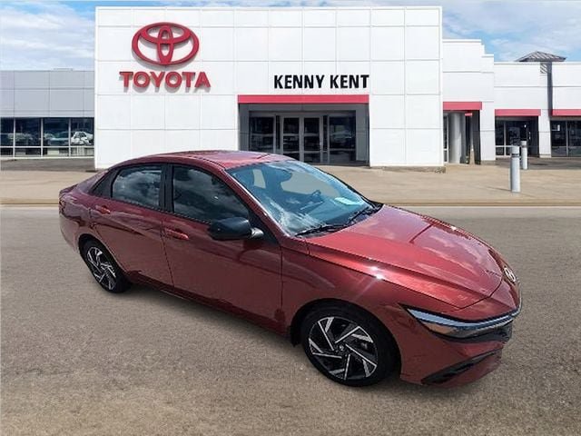 Used 2025 Hyundai Elantra Sport FWD video 1