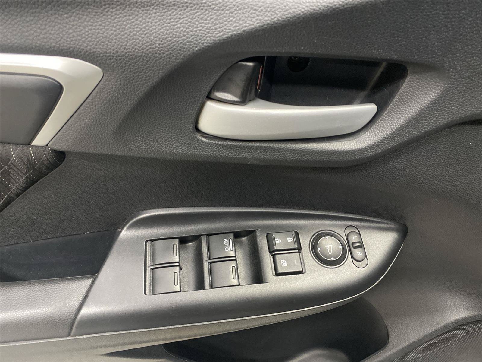Used 2020 Honda Fit EX image 18