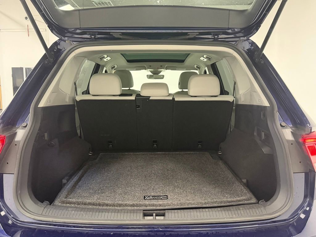 Used 2022 Volkswagen Tiguan SE w/ Panoramic Sunroof Package AWD/4WD image 26
