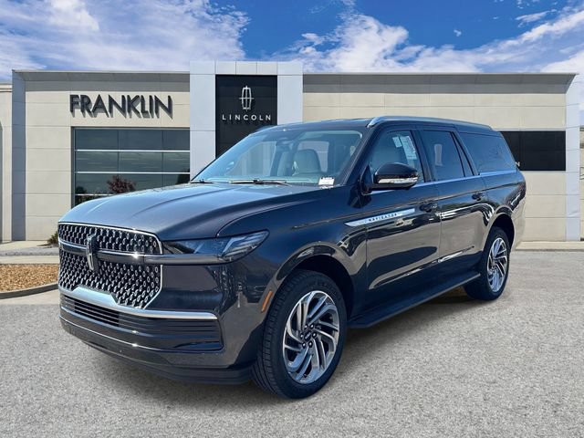 New 2026 Lincoln Navigator L Premier AWD/4WD image 3