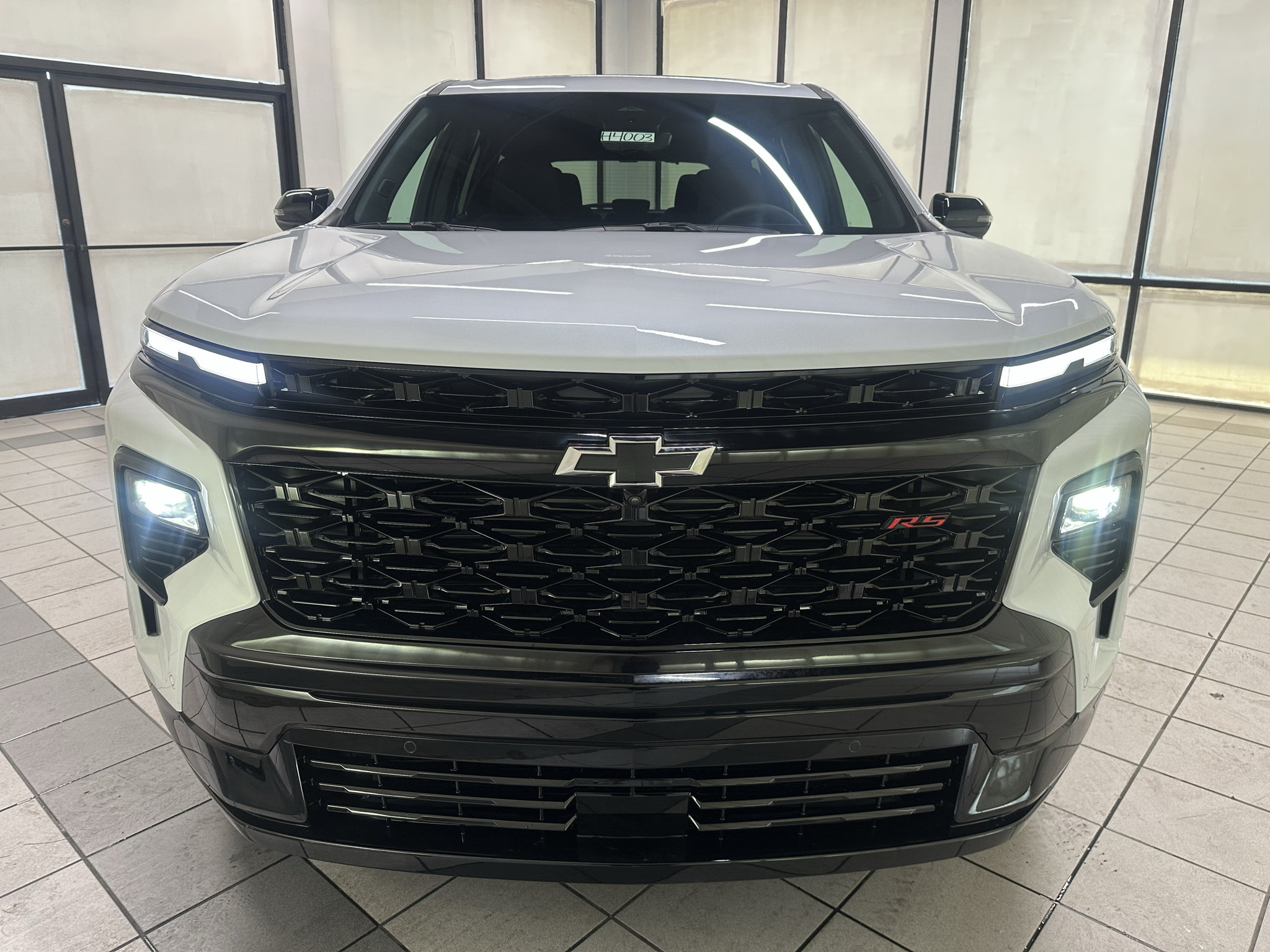 New 2027 Chevrolet Traverse RS w/ LPO, Floor Liner Package AWD/4WD image 9