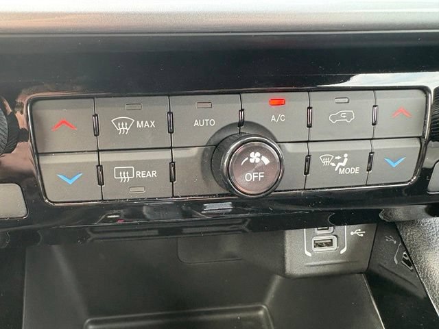Used 2026 Jeep Compass Limited AWD/4WD image 17